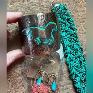 Horse and turquoise bracelet, wild horse cuff, beaded bracelet, turquoise earrin